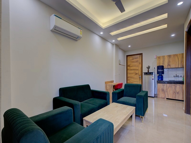 Airbnb vs Service Apartments